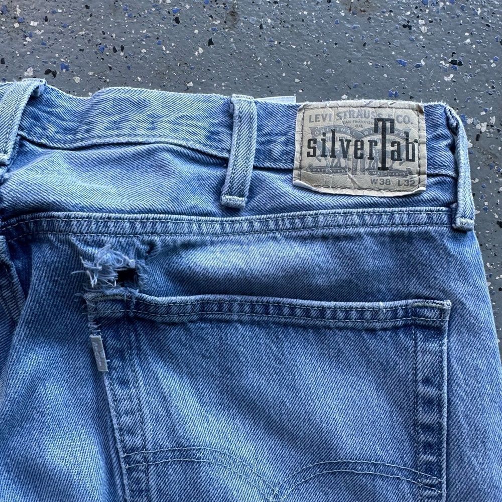 Levi's SilverTab Vintage Baggy Jeans W38 L32 Light Wash Frayed - Picture 2 of 8